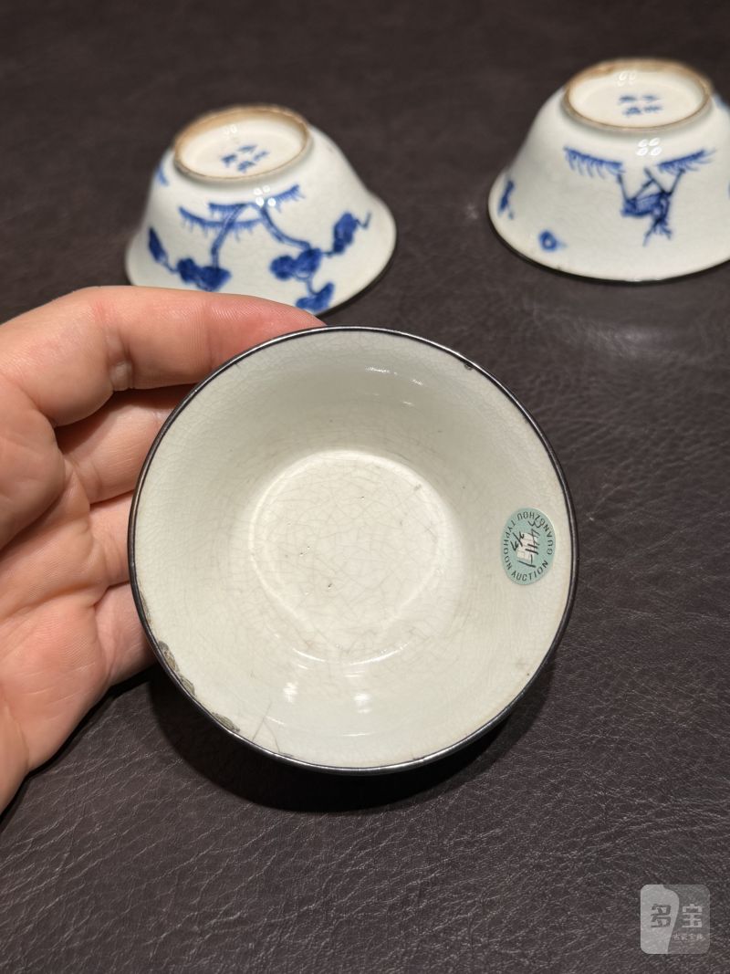 清康熙 青花“鹤鹿同春”若深杯一组三只 - 图9